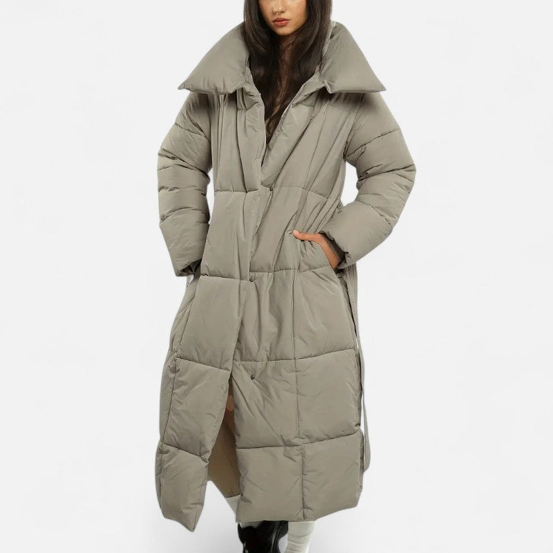 Élan Urbain™ | Doudoune longue ceinturée avec col large pour femme