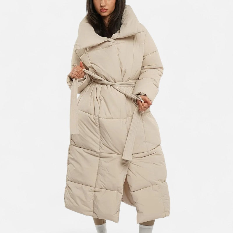Élan Urbain™ | Doudoune longue ceinturée avec col large pour femme